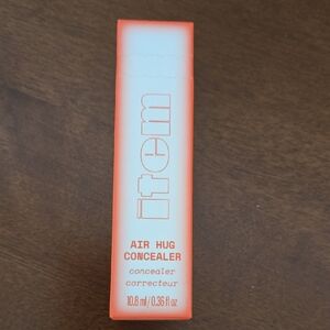 Item Beauty Air Hug Concealer . Shade 200